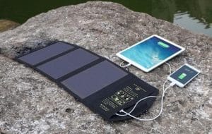 Pannello solare portatile per ricaricare un telefono