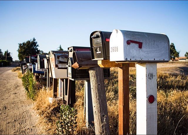 Fila di caselle postali