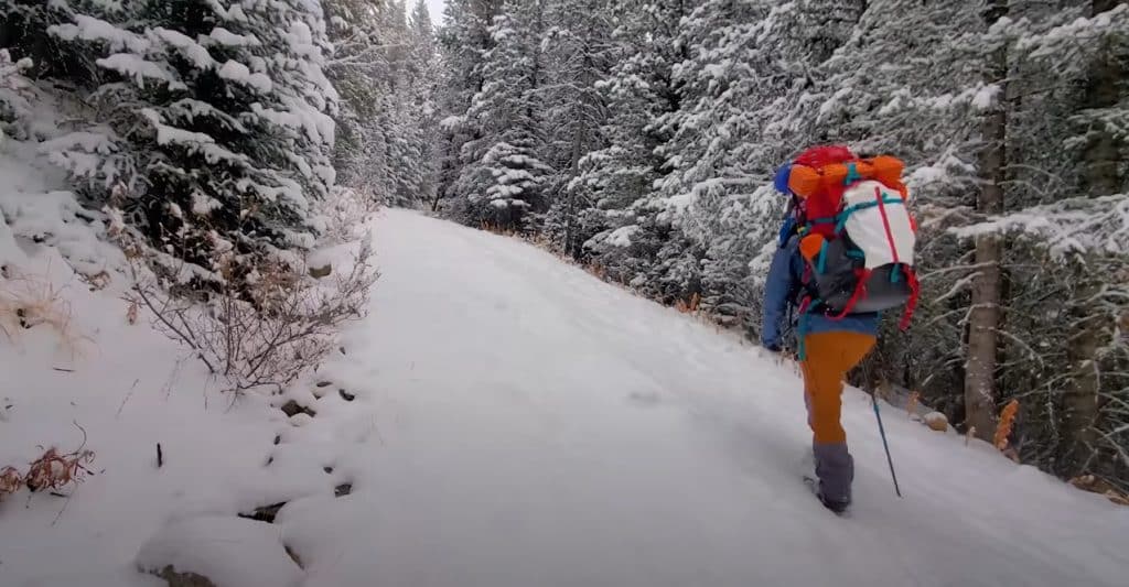 Surviving a Blizzard Outdoors Checklist for Hikers: