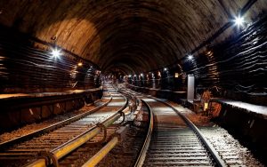 Podziemny pociąg - tunel i tory