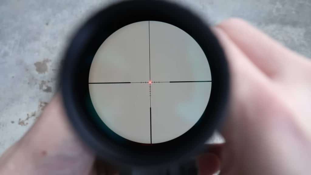 What are the key features of a high-quality prism scope?