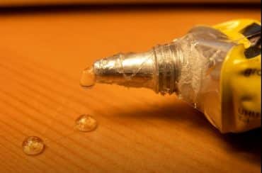 Super-Glue