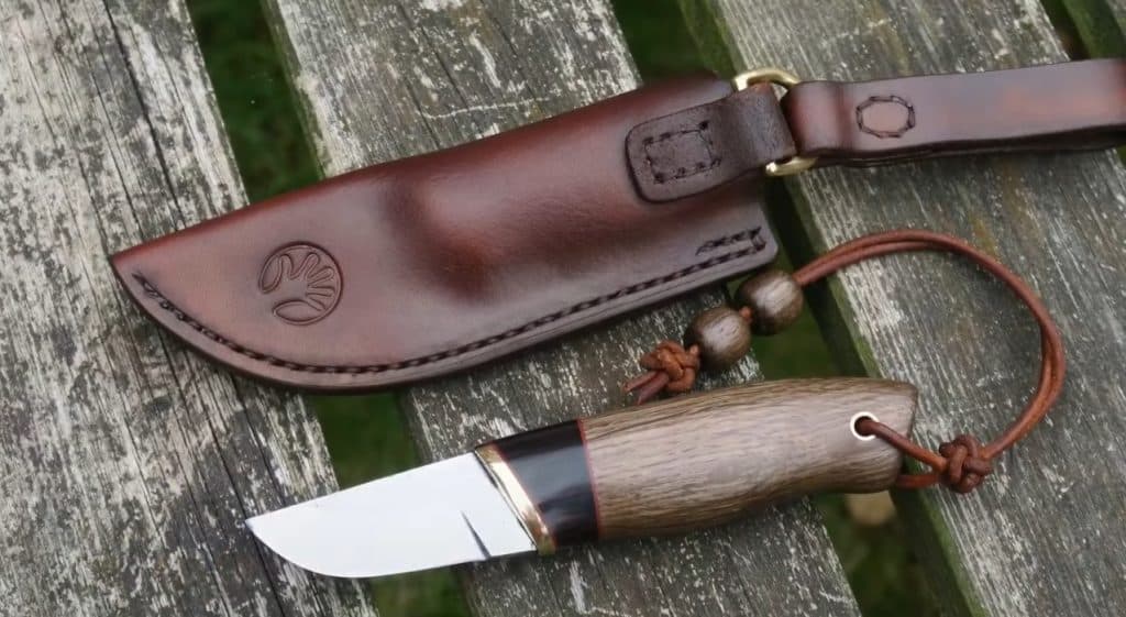 Handle strap for a knife